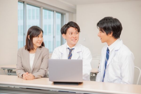 クリニック開業時の電子カルテ導入サポートを依頼する際に気をつけておきたいこと【まず知っておきたい】
