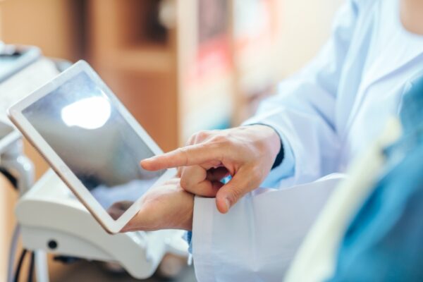 【まとめ】電子カルテが使いにくいと感じているなら、ベンダー変更も検討してみよう！